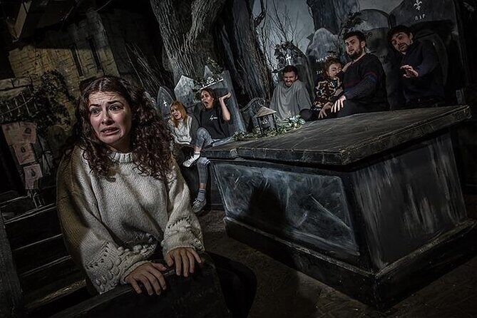 The Edinburgh Dungeon Entrance Ticket - Burke & Hare and the darker streets: how the show keeps you moving