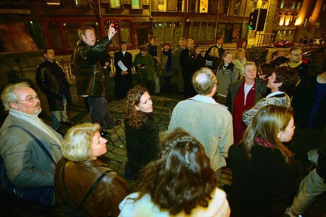 The Edinburgh Literary Pub Tour - Timing, Weather, and Why a Rain Jacket Is Smart