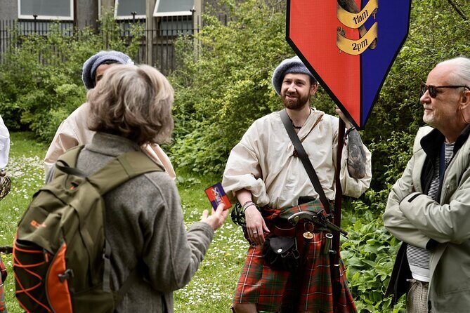 The History Behind Outlander Tour - Royal Mile to Mercat Cross: power and public space in plain sight