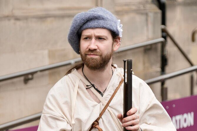 The History Behind Outlander Tour - Canongate Kirkyard: the uprisings become personal