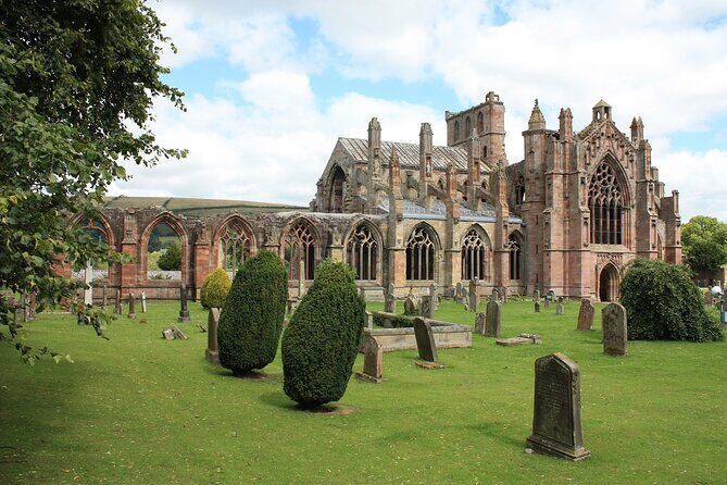 The Scottish Borders Full-Day Private Tour in a Luxury Minivan with Local Guide - Scott’s View: a short break over the Eldon Hills