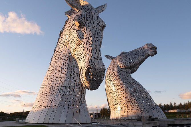 the World Famous Kelpies and Stirling Castle small group tours - Guide style and photo help: how this tour feels in real life