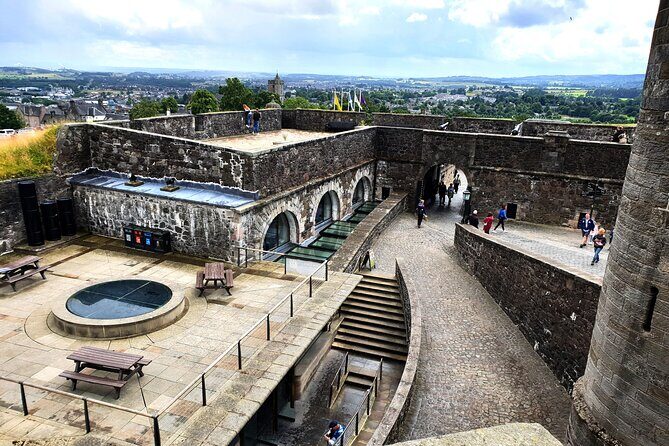 Wallace monument, Stirling Castle, Linlithgow Palace Private Tour - The William Wallace Monument: climb for views, then learn the story